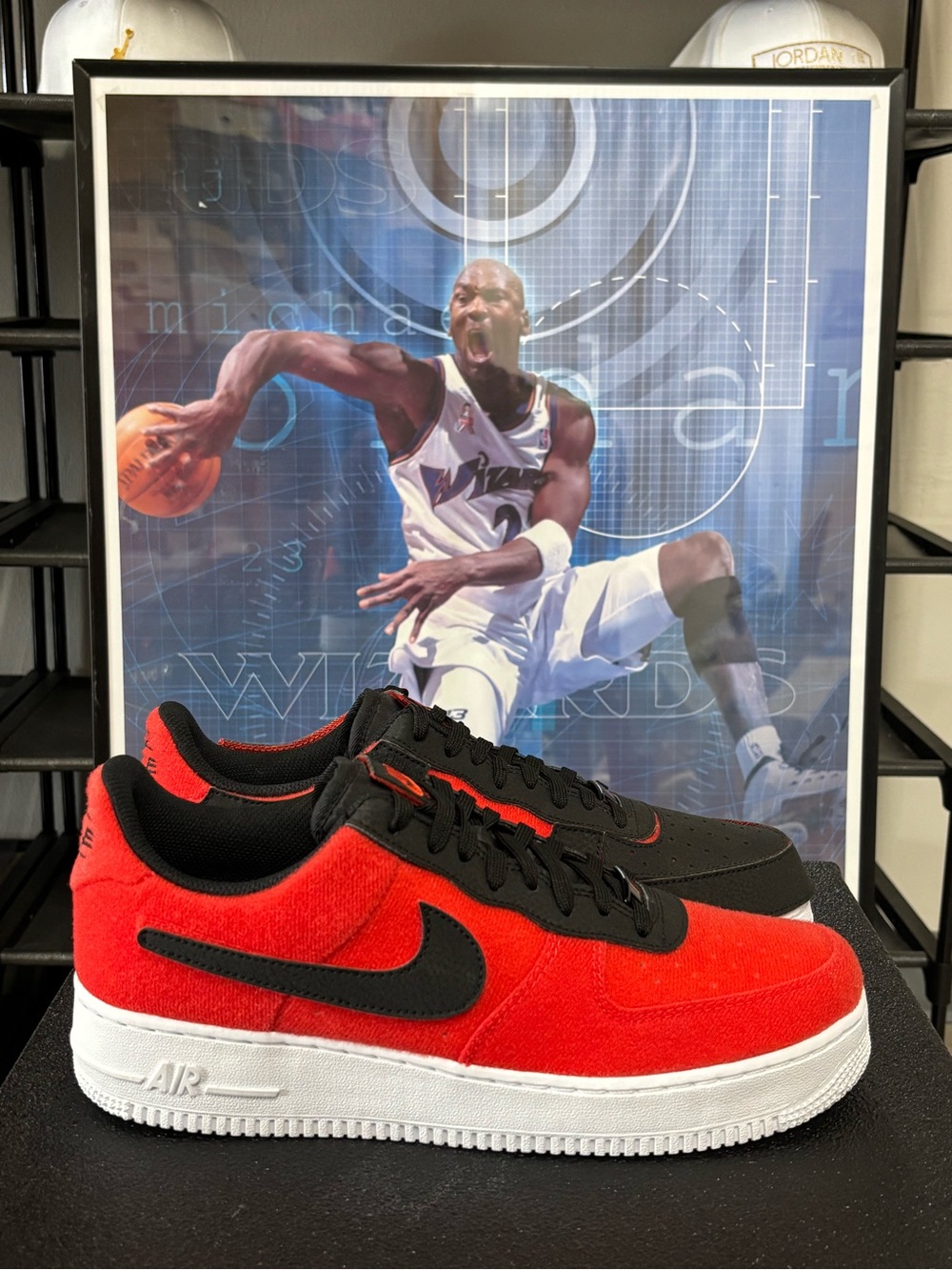 Size 9.5- Men’s Nike Air Force 1/1 Black Chile Red Pine Green RARE DD2429-001